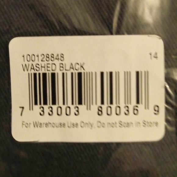 MACY's:  Women's Style & Co Straight-Leg Mom Jeans - Picture 4 of 4